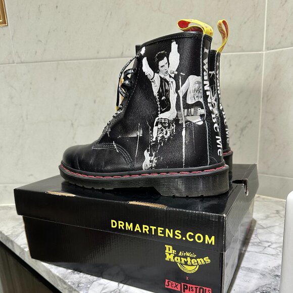 Sex Pistols Backhand Straw Grain Boot Dr. Martens Size 10 Men's New - Box Black - Picture 1 of 6